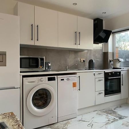 Carshalton Apartment C, A One Bedroom Flat In South London מראה חיצוני תמונה