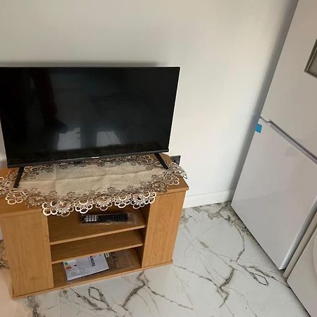 Carshalton Apartment C, A One Bedroom Flat In South London מראה חיצוני תמונה