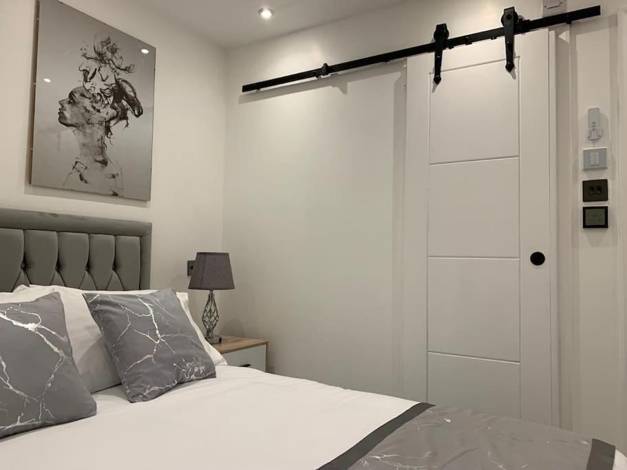 Carshalton Apartment C, A One Bedroom Flat In South London מראה חיצוני תמונה
