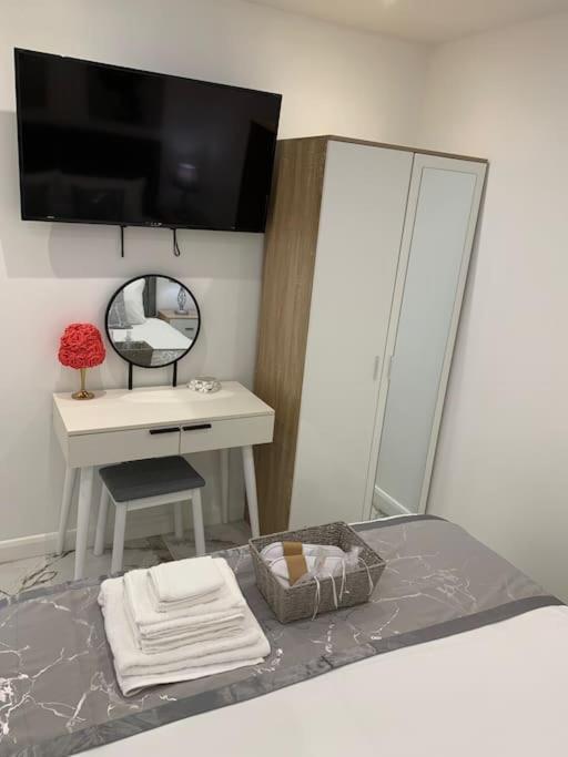 Carshalton Apartment C, A One Bedroom Flat In South London מראה חיצוני תמונה