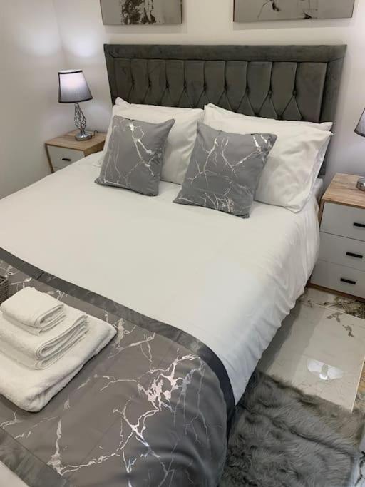 Carshalton Apartment C, A One Bedroom Flat In South London מראה חיצוני תמונה