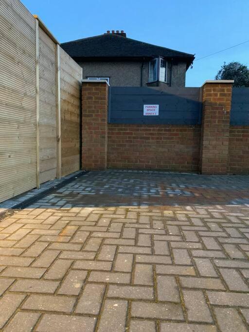 Carshalton Apartment C, A One Bedroom Flat In South London מראה חיצוני תמונה